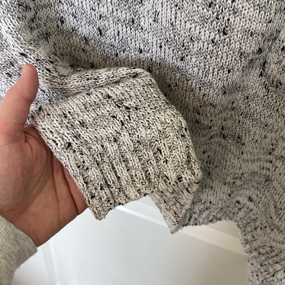 Speckled Grey and White Pocket Sweater - Picture 6 of 6